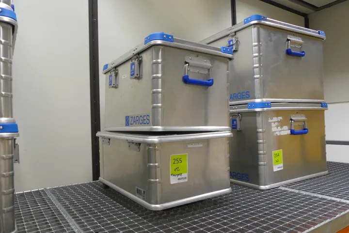 2x ZARGES Eurobox mit Wagen